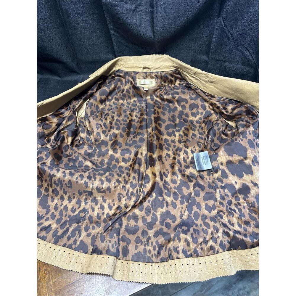Stylish Tan Faux Leather Blazer with Leopard Print Lining - Picture 7 of 9
